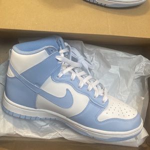 NIKE DUNKS